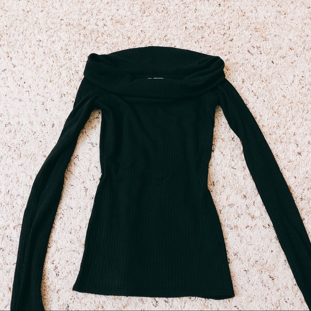 Black off the shoulder long sleeve tee